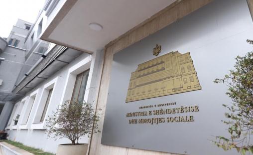 Ministria e Shendetesise hap tederin e respiratoreve: 120 milione leke per fituesin